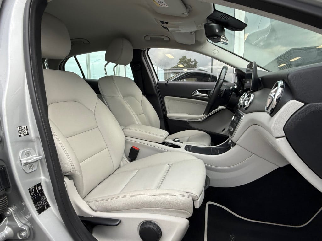Mercedes-Benz Gla-klasse 180 premium plus