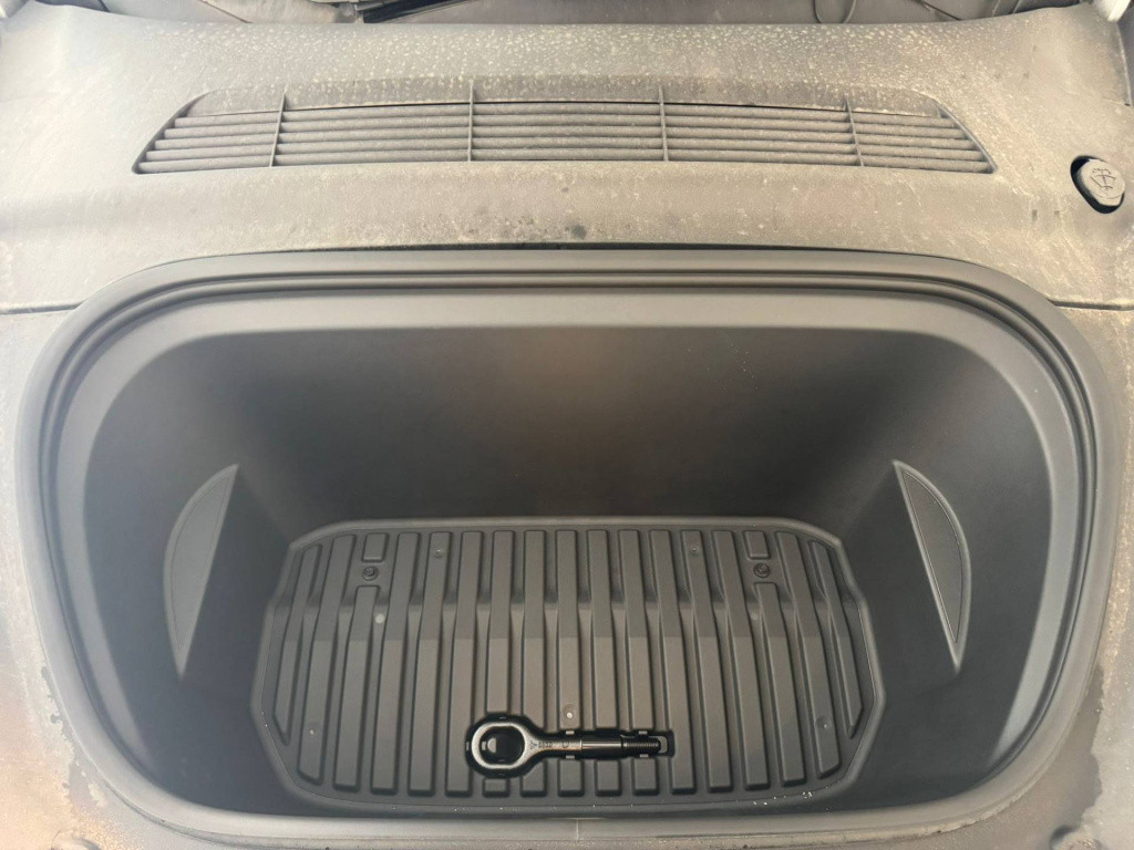 Tesla Model Y rwd 58 kwh
