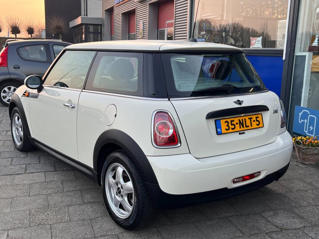 Mini One mini 1.6 minimalist business line, airco, lm-velgen enz.