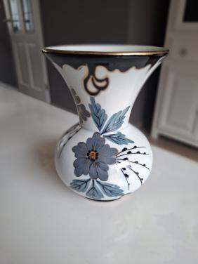 Prachtig vaasje van Flora Gouda Plateel!