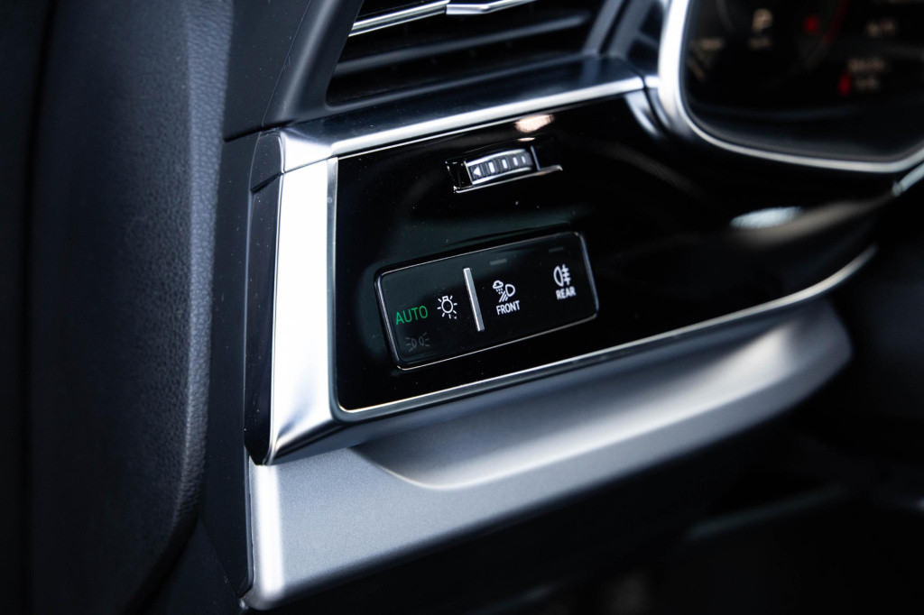 Audi Q7 sq7 s-line grijs kenteken 3x s-line / 360 camera / adaptive cruise 