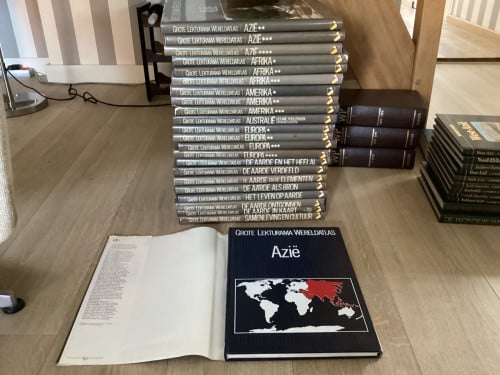 Grote lecturama wereld atlas 23 delig