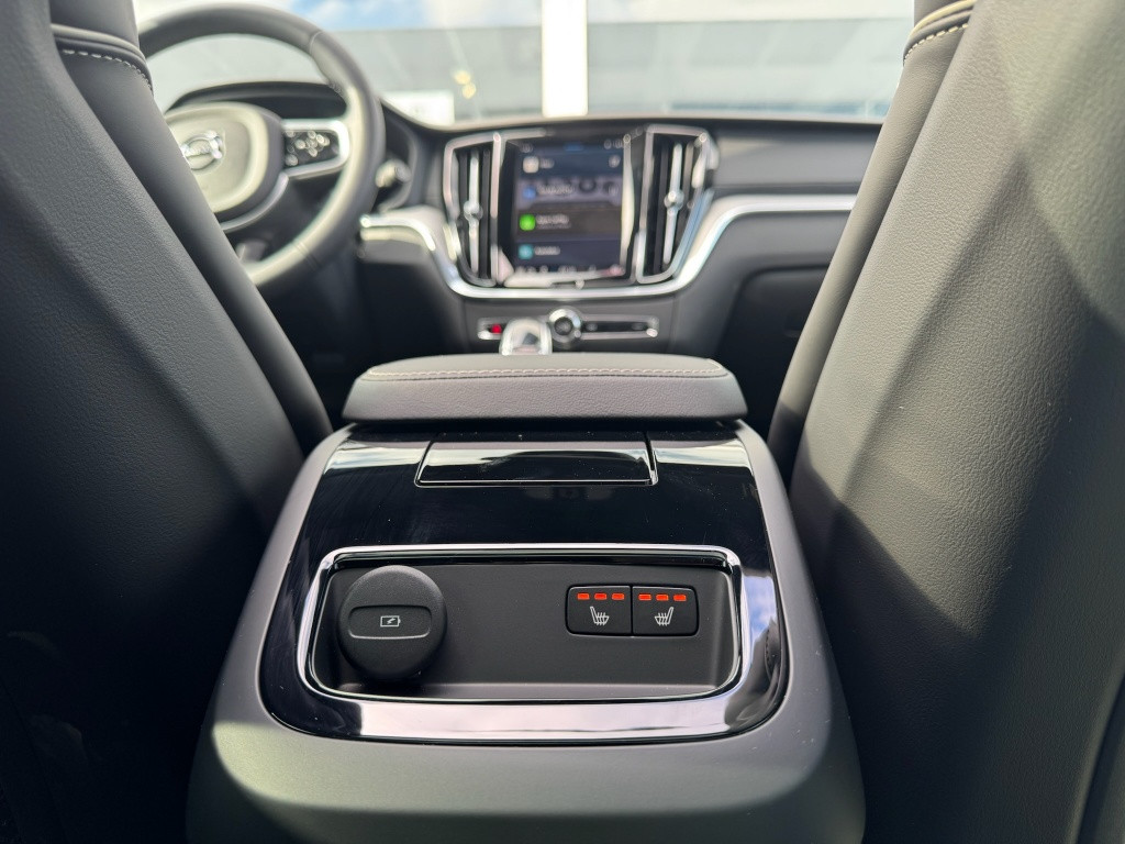 Volvo V60 t6 awd ultimate dark | nieuwprijs € 70.734,= |