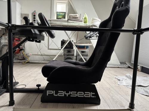 PlaySeat