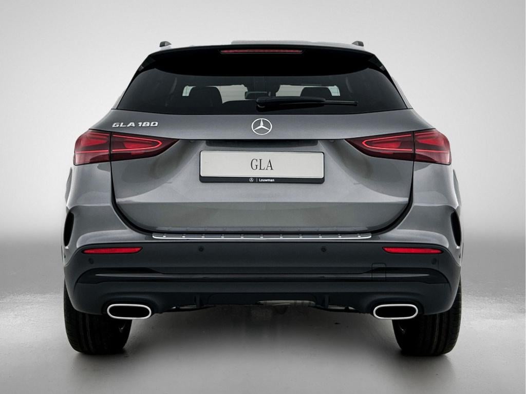 Mercedes-Benz Gla-klasse 180 business solution amg | nightpakket | trekhaak