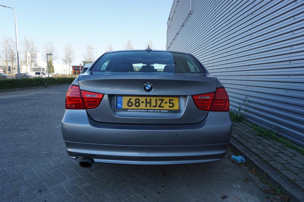 BMW 3-serie 318i business line climate / navi / cruise / pano / elektr. ram
