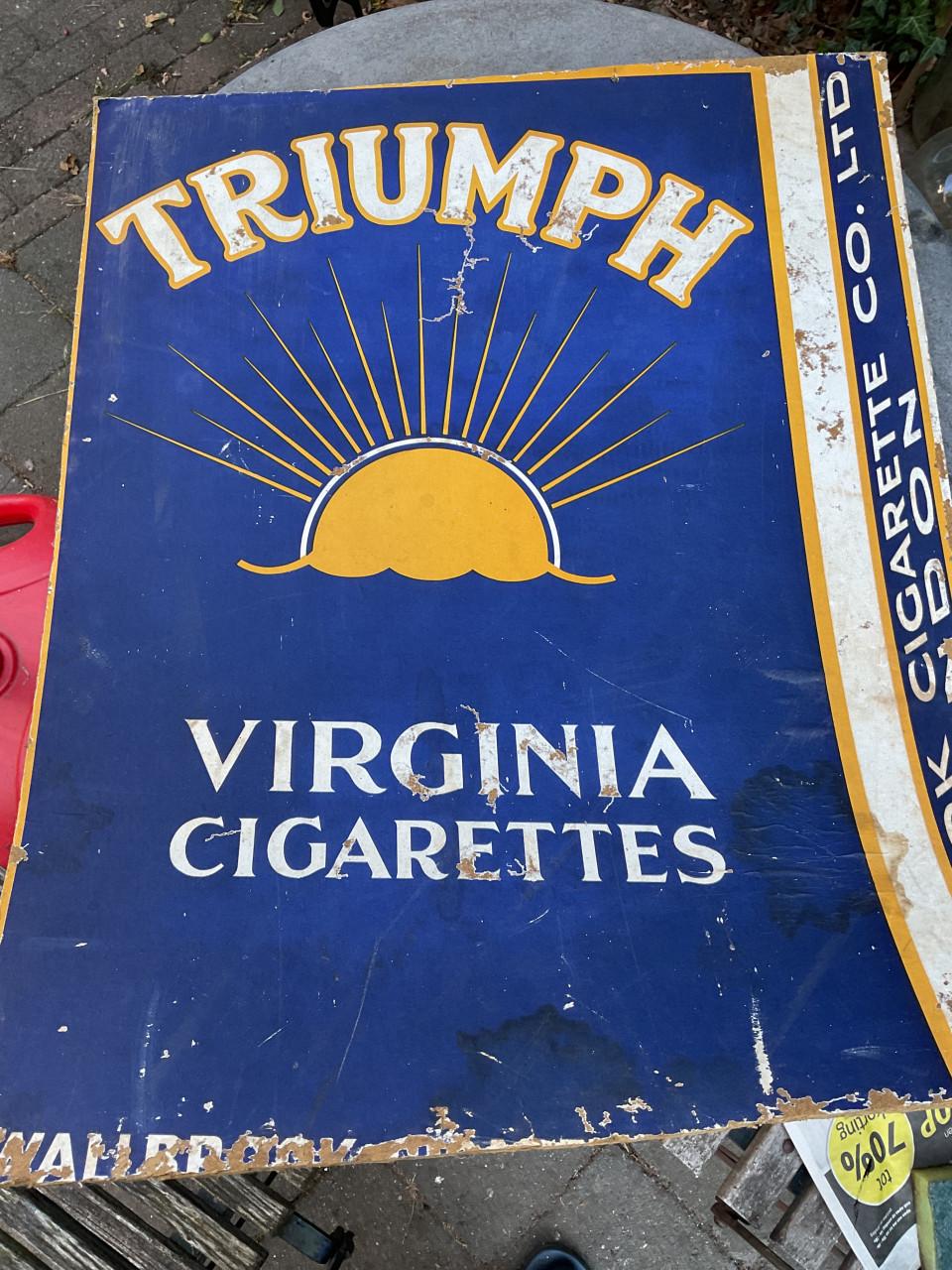 Triumph reclamebord
