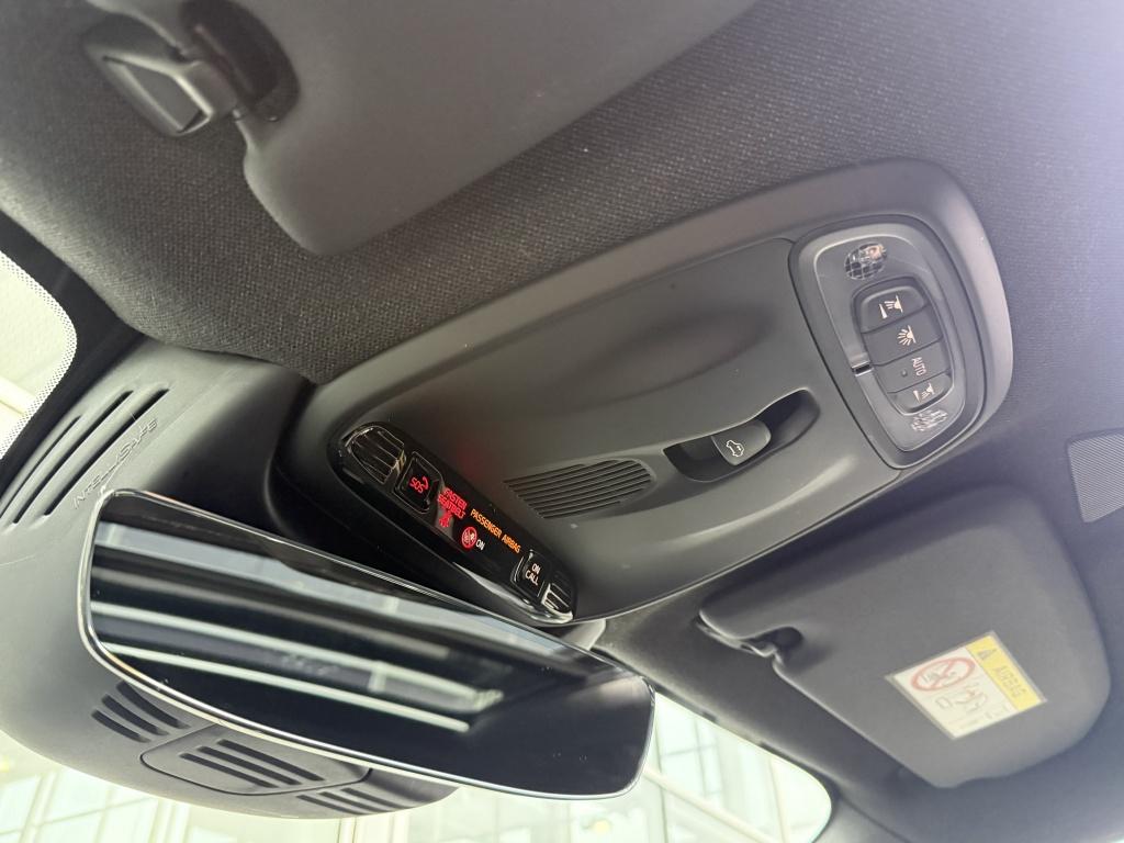 Volvo XC40 t5 262pk recharge ultra dark| full options !