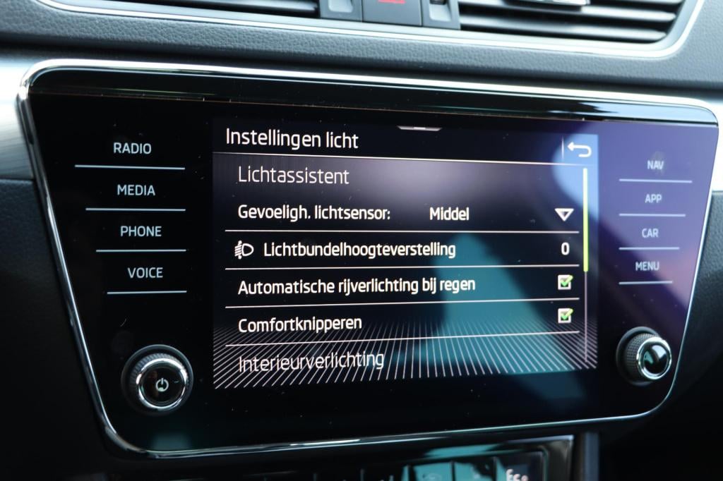 Skoda Superb combi 1.4 tsi iv business edition plus dsg6 218pk