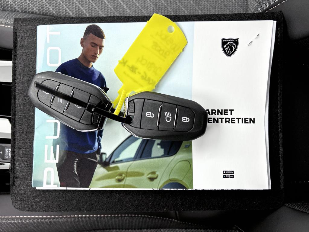 Peugeot 2008 100 pk allure | keyless entry | parkeersensoren voor + achter 