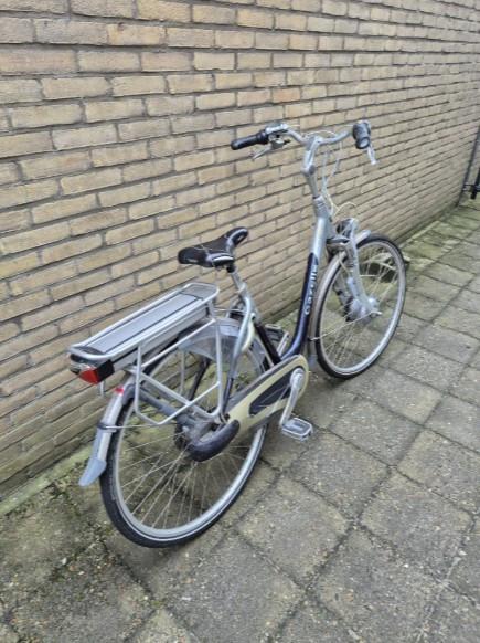 Nette Gazelle E-Bike in goede staat en nieuwe banden.