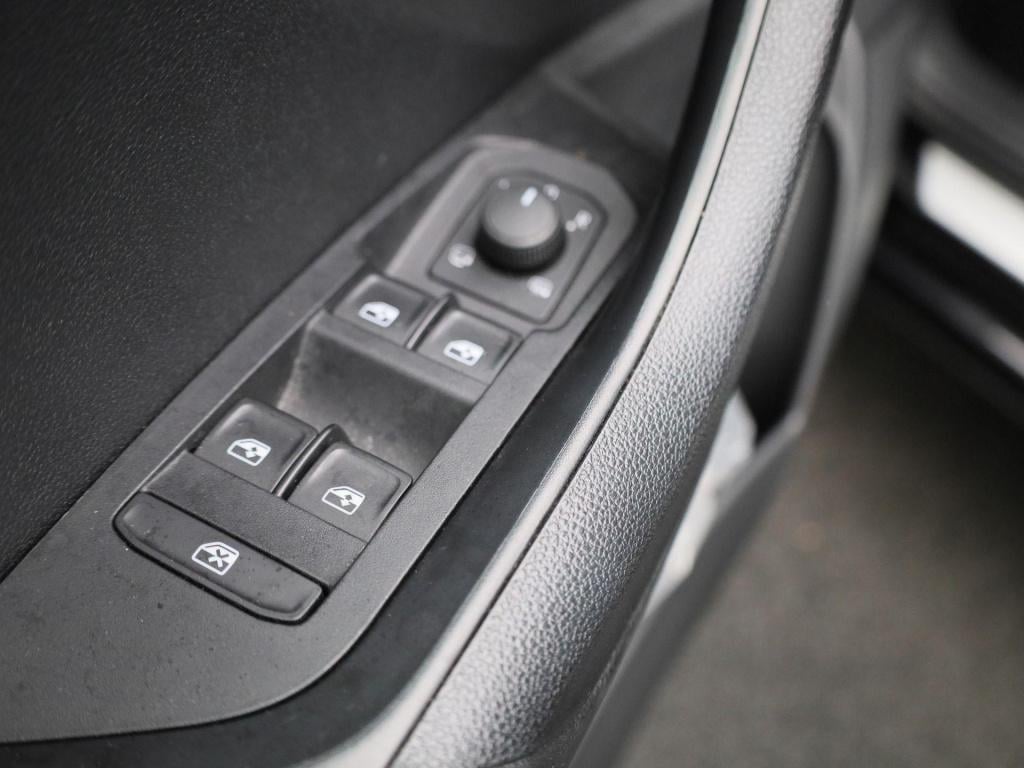 Skoda Karoq 1.5 tsi act business edition | automaat | apple carplay / andro