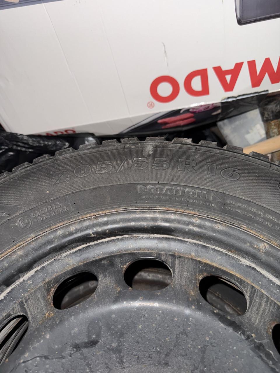 Spijkerbanden 205/55 R16