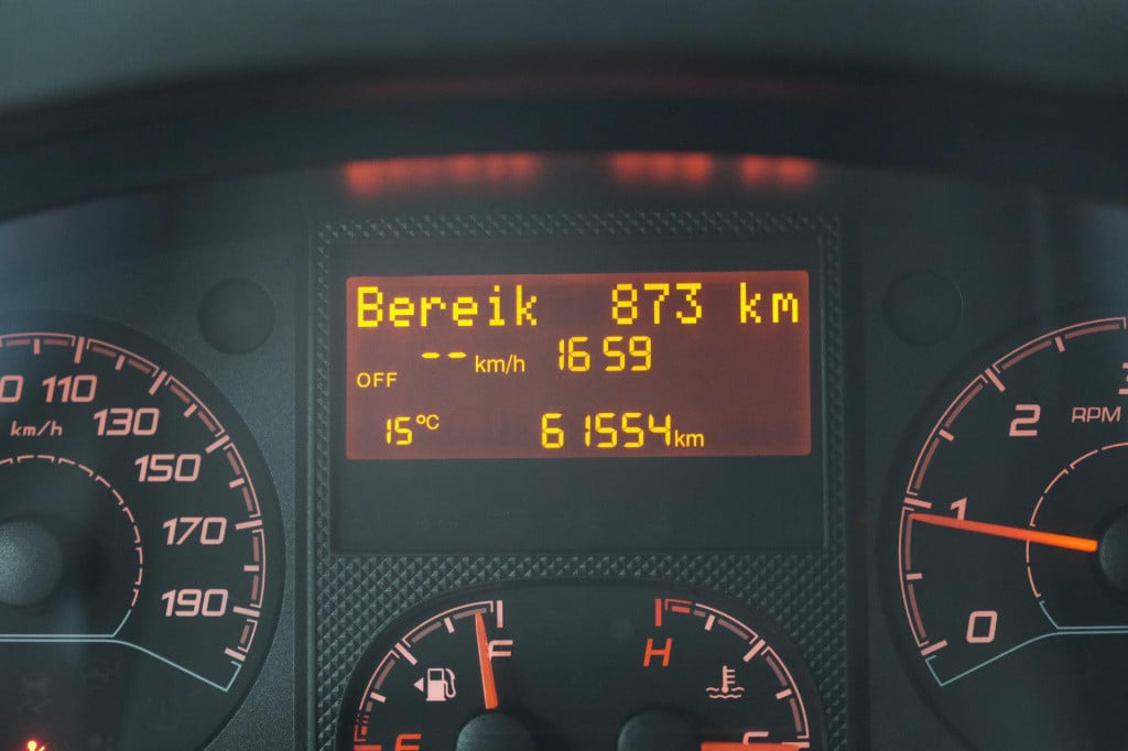 Peugeot Boxer 330 2.2 bluehdi 120 l1h1 premium | trekhaak | camera | betimm