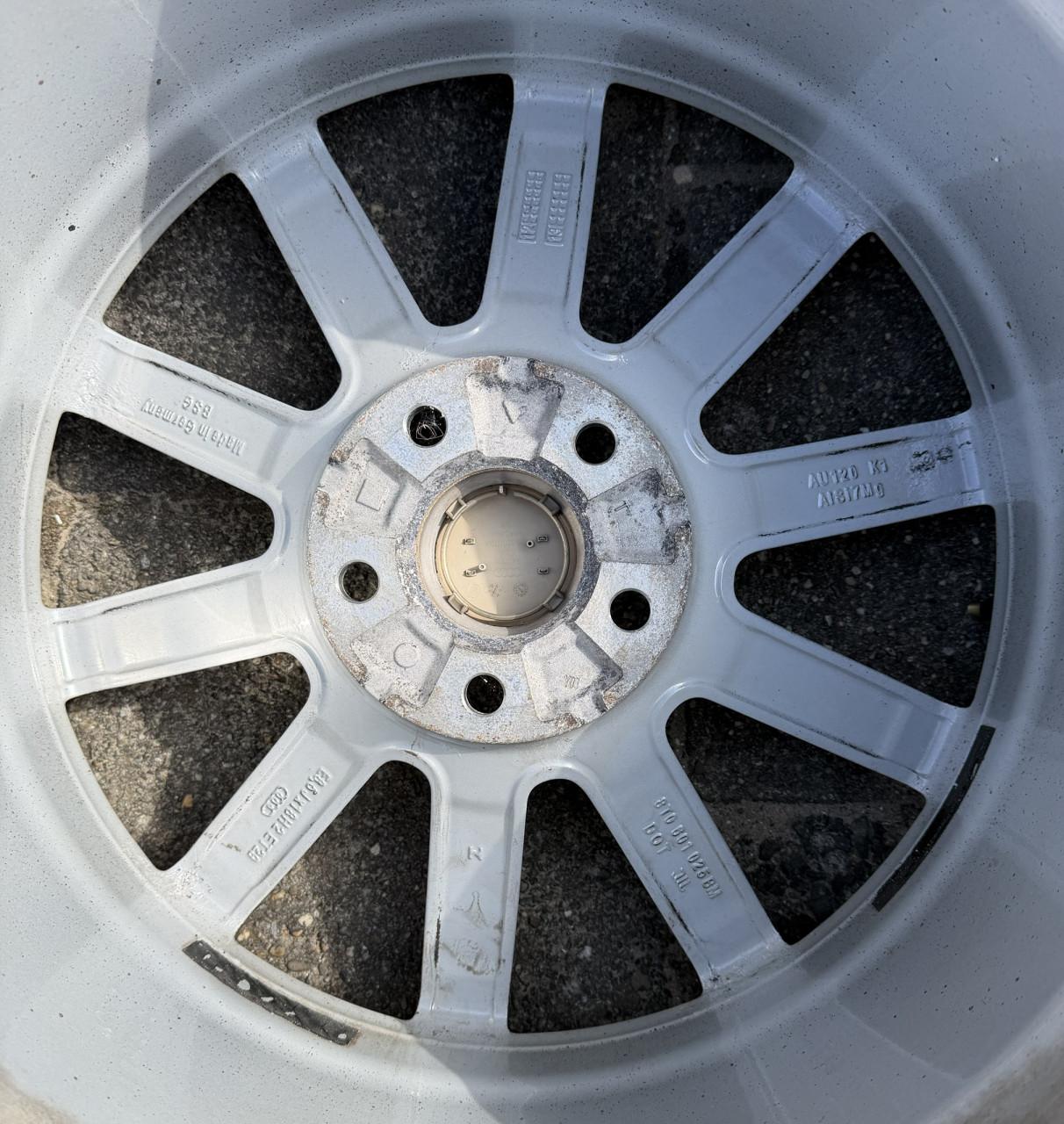 Origineel setje van vier Audi velgen