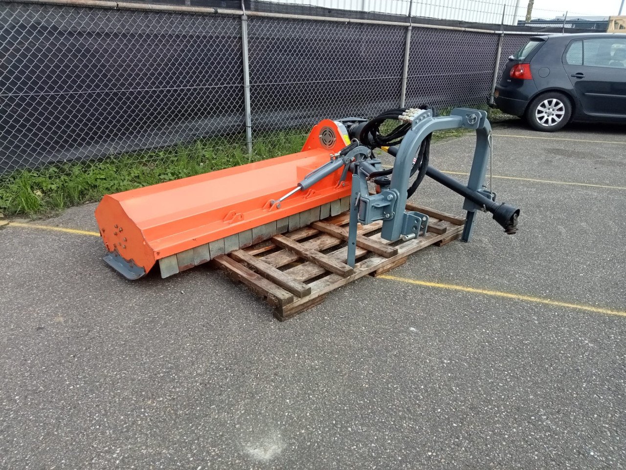 Klepelmaaier 165