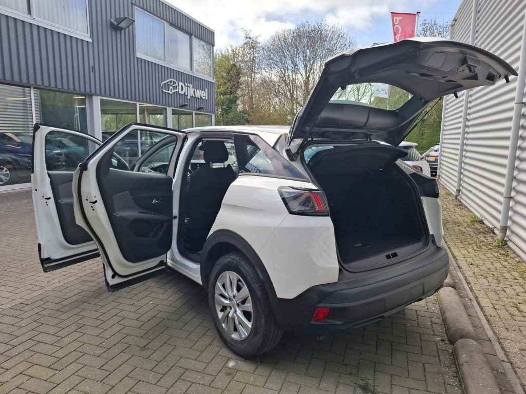 Peugeot 3008 suv 130 active pack navi/clima/cam