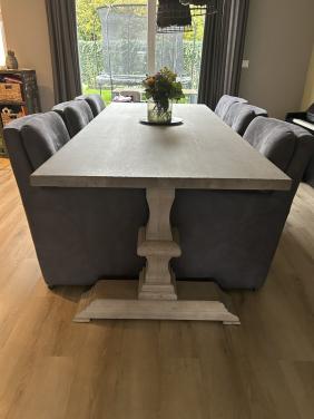 Kasteeltafel met 6 stoelen