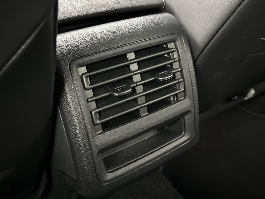 Volkswagen Golf variant 1.5 etsi r-line dsg7