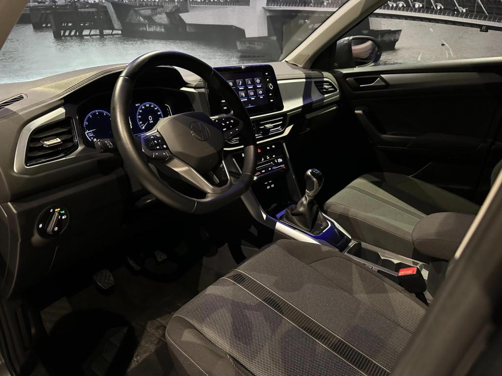 Volkswagen T-roc 1.0 tsi life *acc*17inch*privacy glass*led*appconnect*priv
