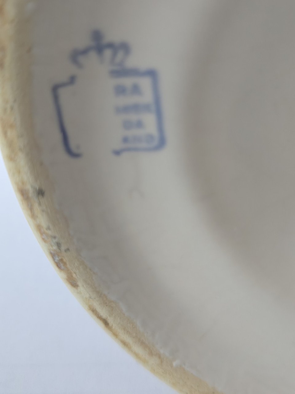 Witte matte Vaas Flora Keramiek Gouda 1889 Hoogte 22.3 Cm