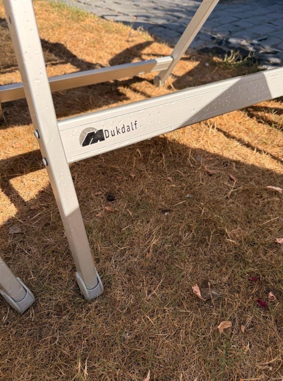 Campingtafel en 4 stoelen merk DUKDALF
