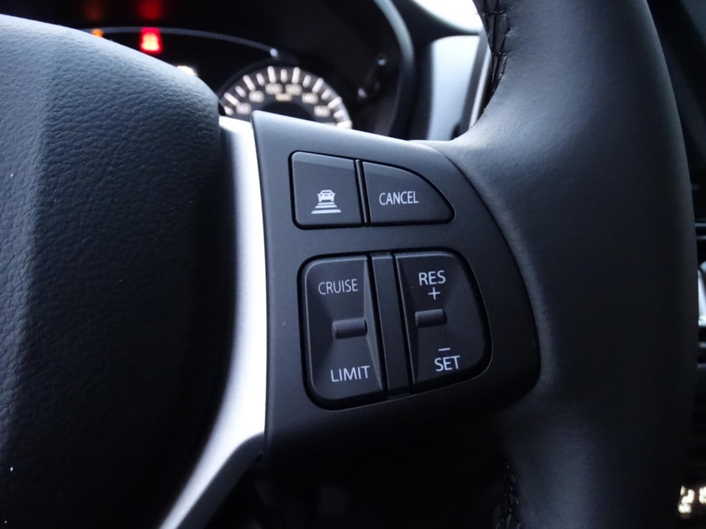 Suzuki Sx4 S-cross 1.4 boosterjet style smart hybrid €2500 suv deals