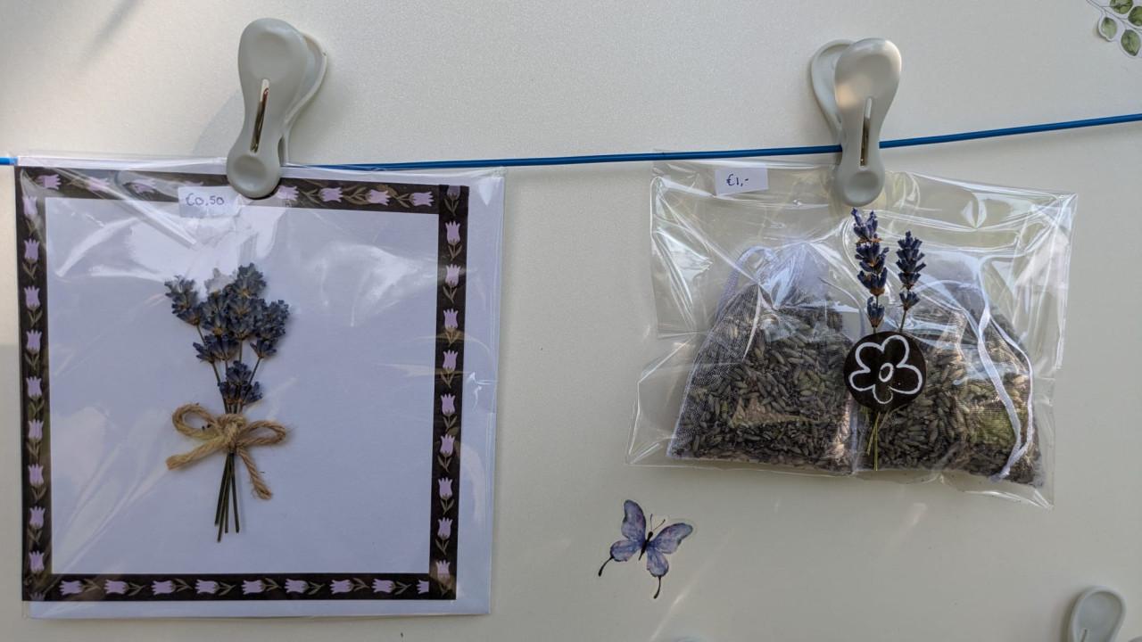 Kaartjes en lavendel geur zakjes 🪻