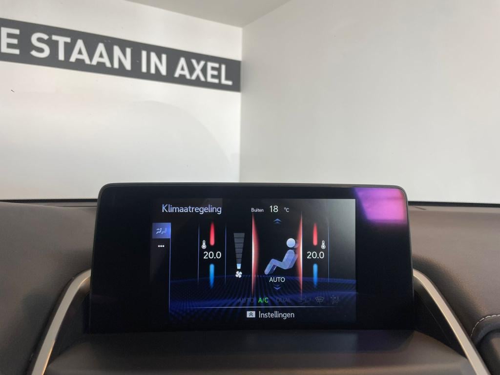 Lexus Nx 300h awd business line