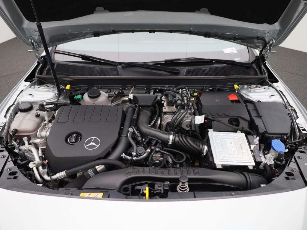 Mercedes-Benz Cla 250 e business solution amg limited | amg-styling | panor