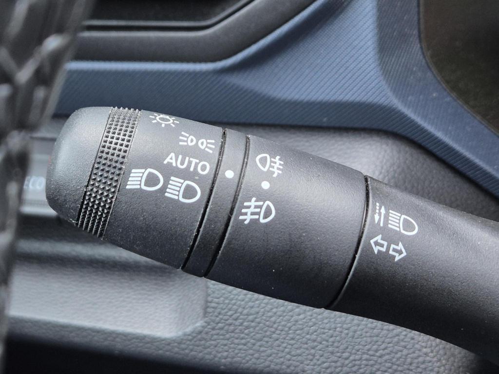 Dacia Duster 1.6 hybrid 140 journey camera, climate control, apple/android 