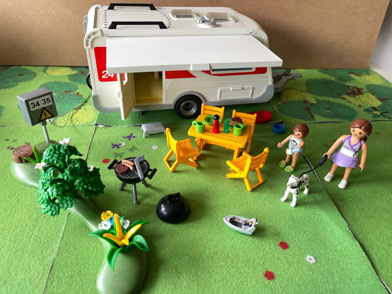 Playmobil caravan
