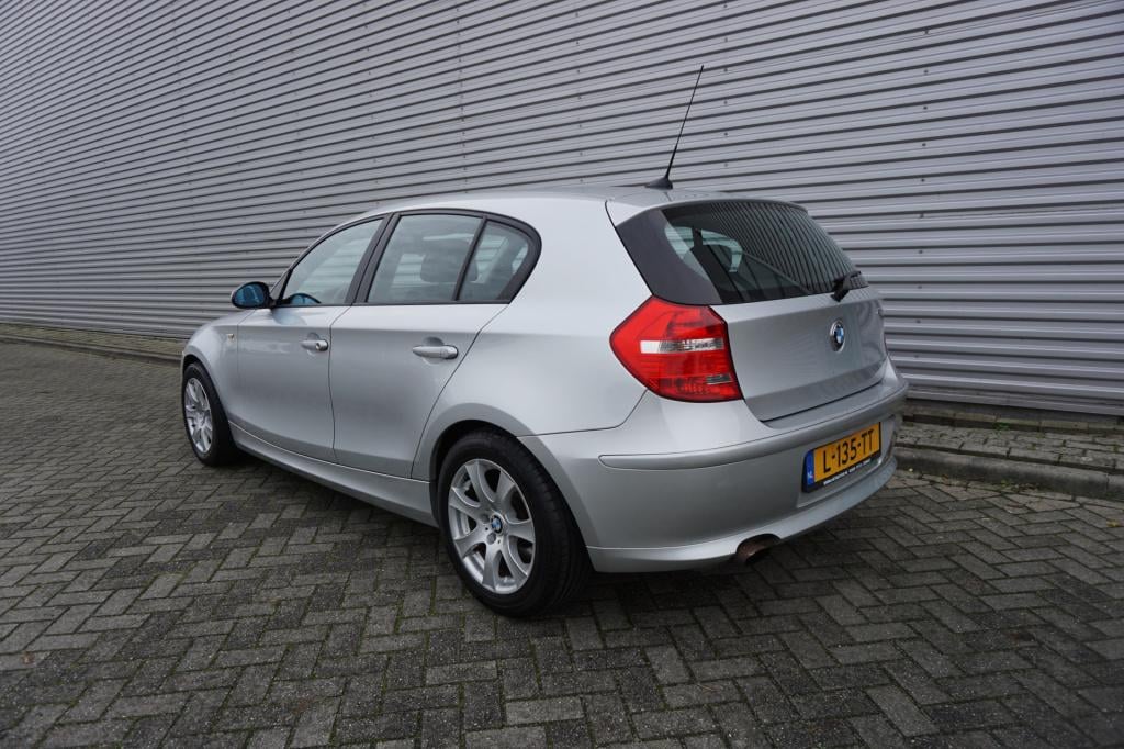 BMW 1 Serie 118i business line airco / lm velgen / mistlampen