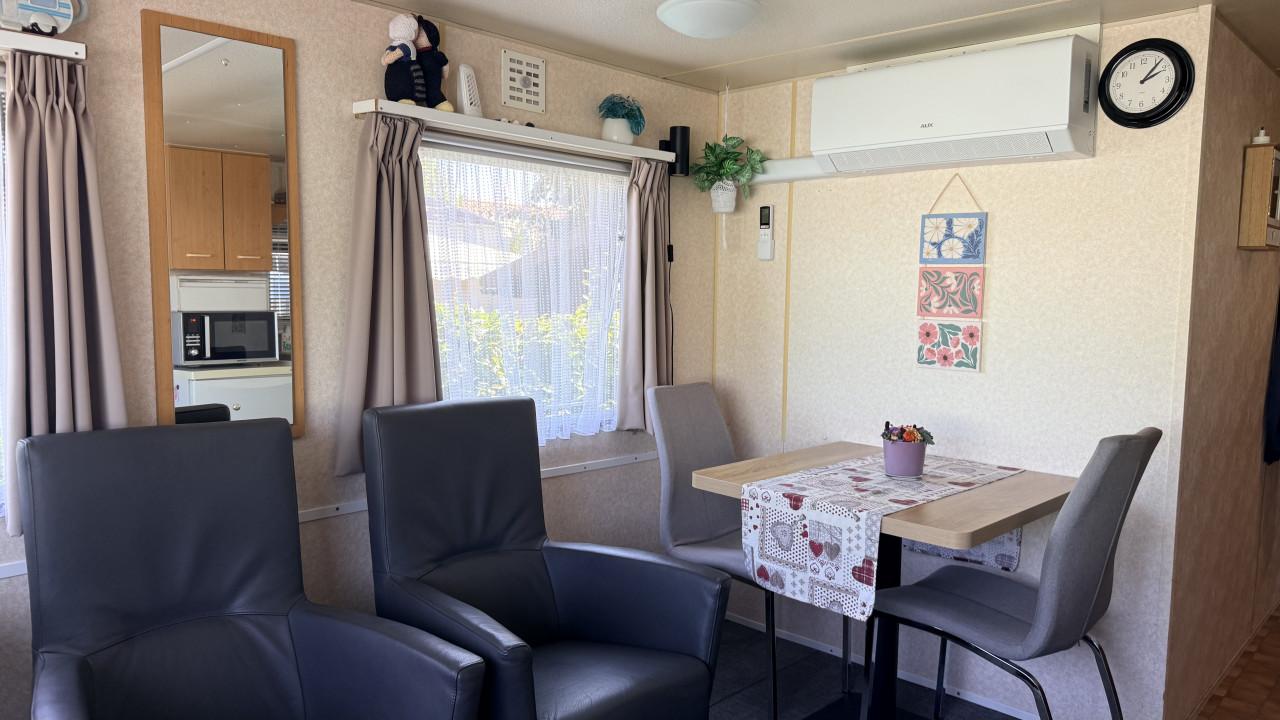 Zeer complete   stacaravan  incl staanplaats op camping in Scherpenisse