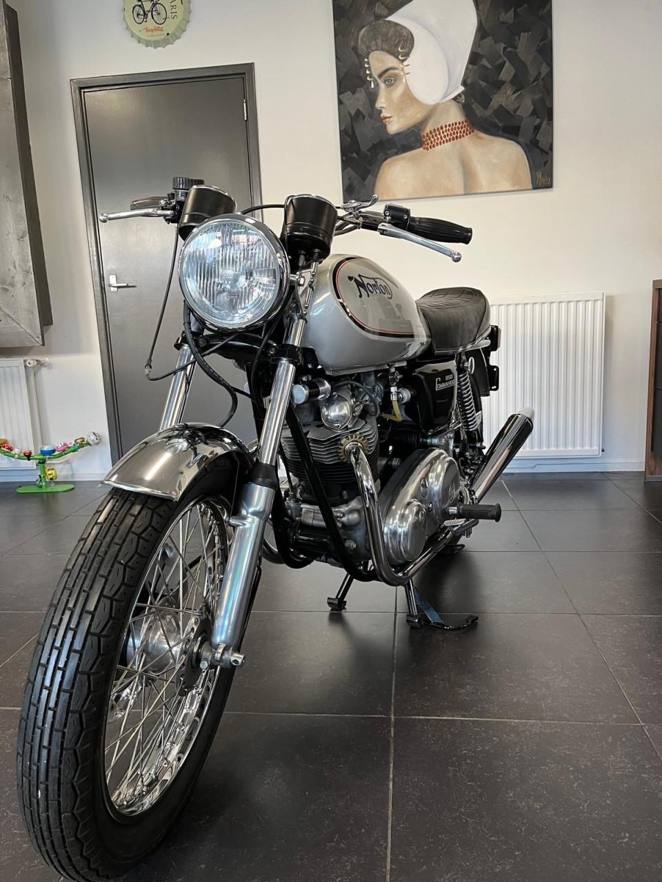 Prachtige Norton motor te koop!