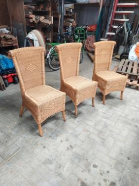 3 Rieten stoelen gratis af te halen