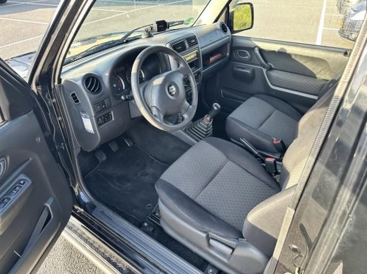 Suzuki Jimny 4x4.