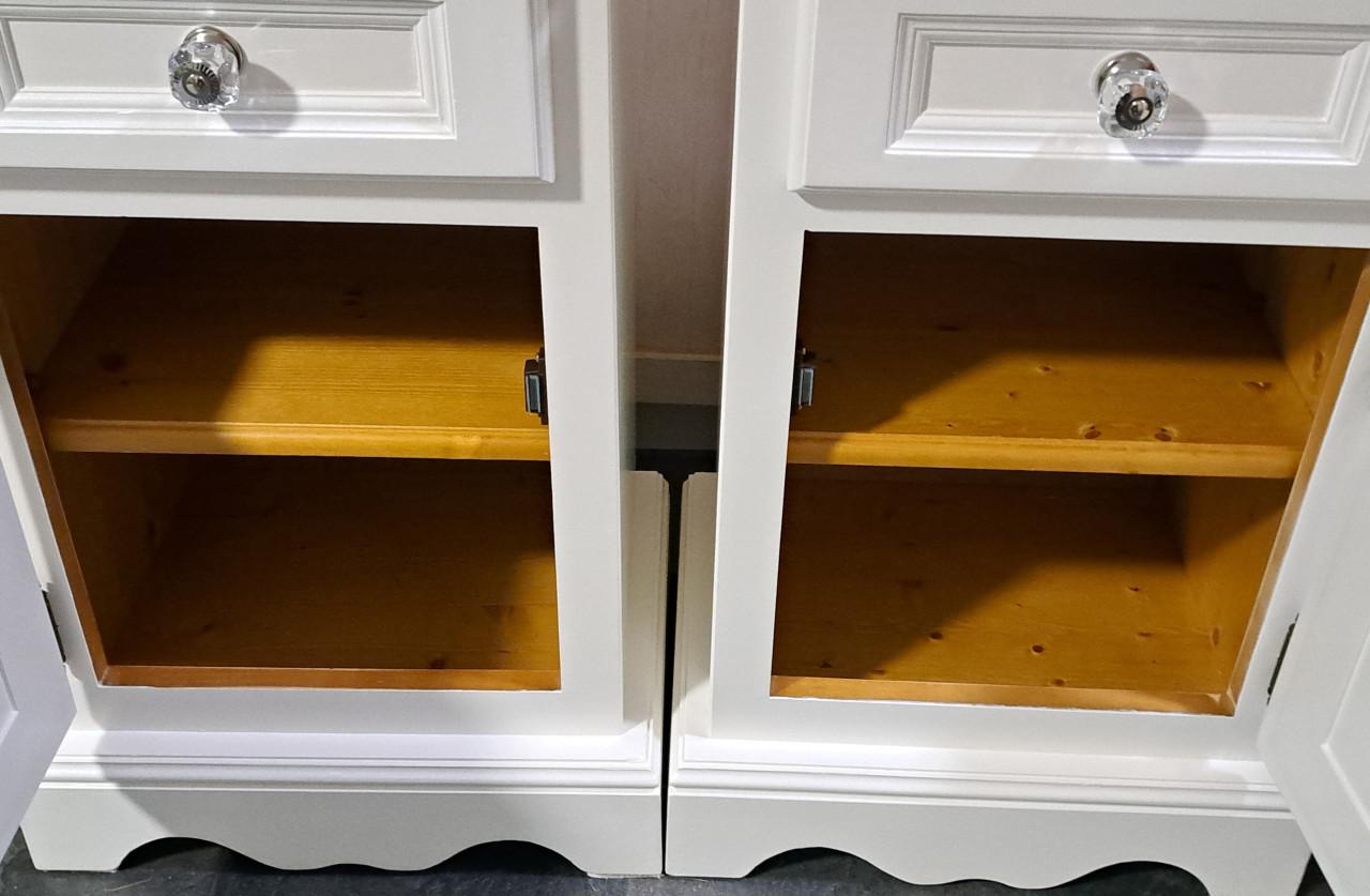 2 mooie stijlvolle vintage nachtkastjes