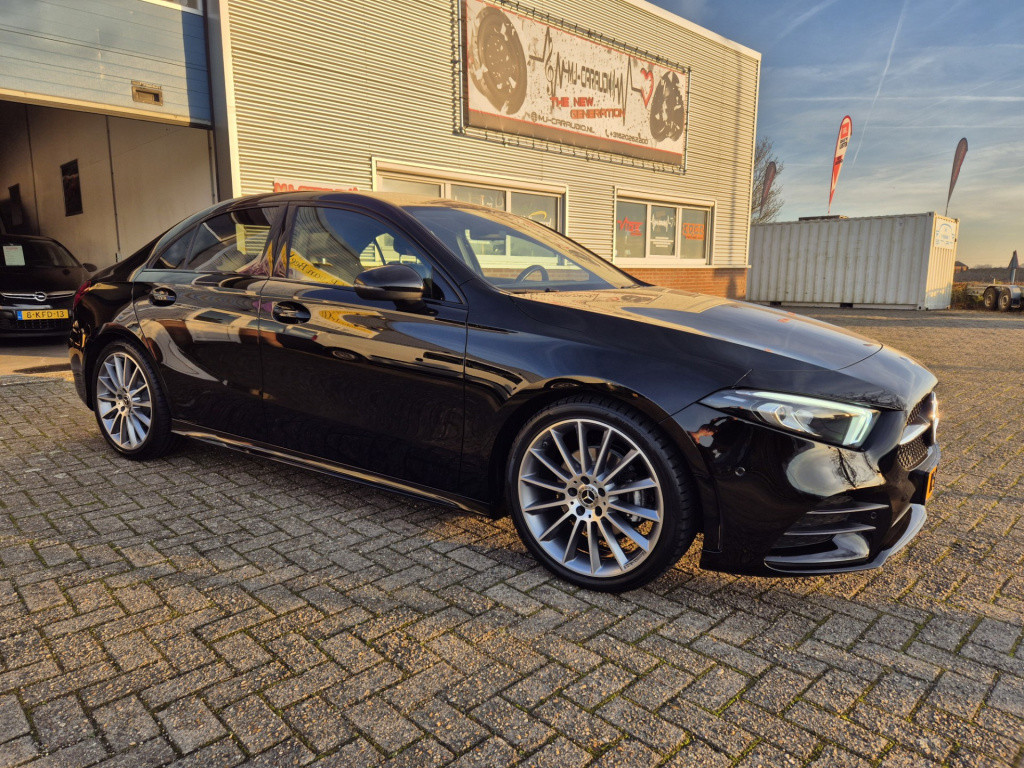 Mercedes-Benz A-Klasse 200 business solution amg
