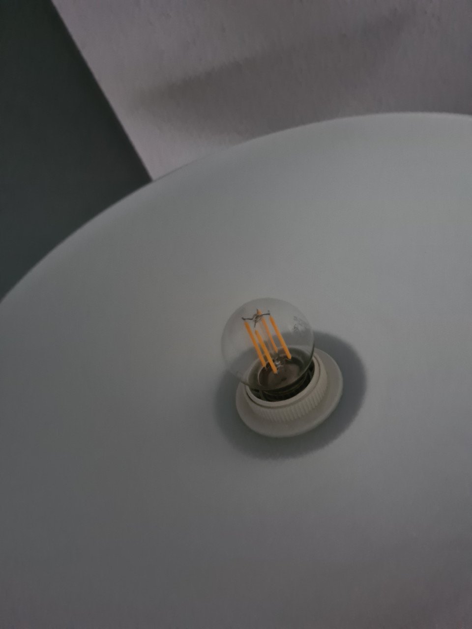 Staande lamp met glas (moet spoedig weg)