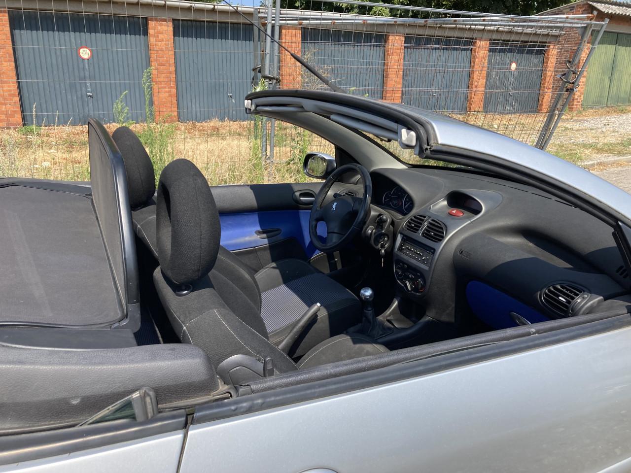 Peugeot 206cc cabrio 5bak airco 166000km APK 02/2027
