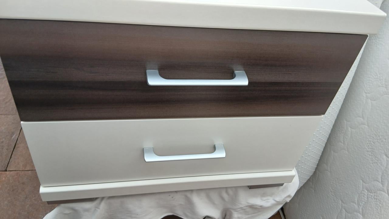 Complete slaapkamer bed 200 x 180 kledingkast nachtkastjes elektrische bedb