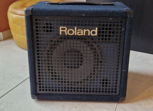 Roland KC-60 keyboard versterker
