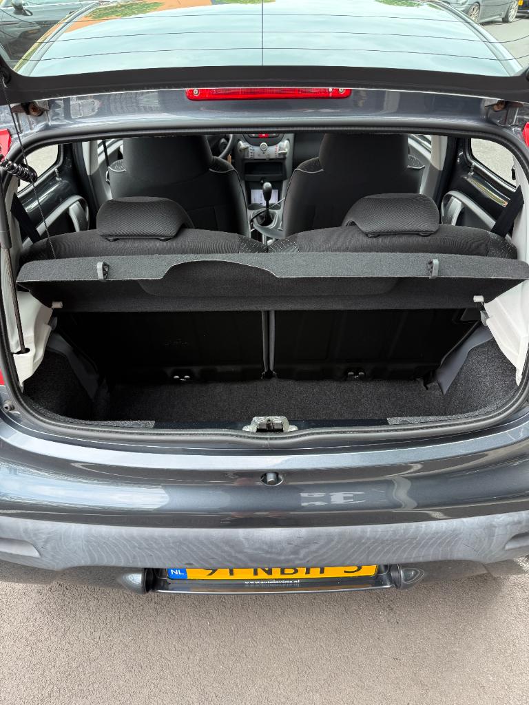 Peugeot 107 1.0-12v xs - 5drs - airco