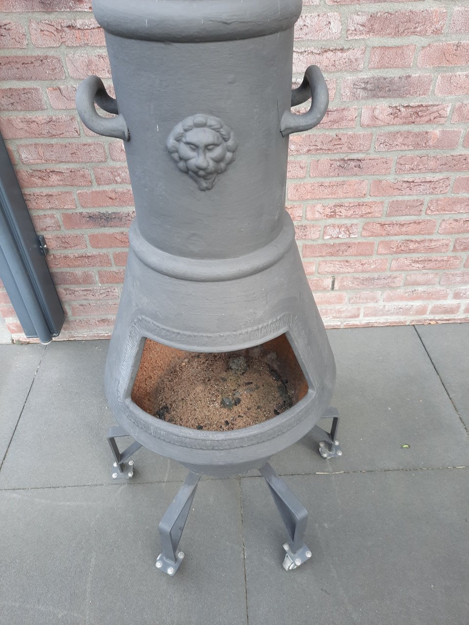 Verrijdbare gietijzeren tuinhaard