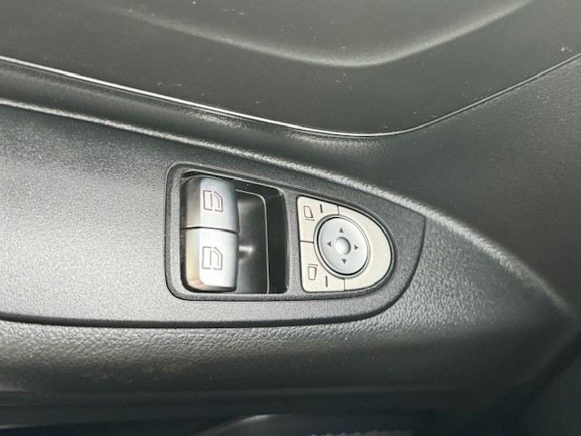 Mercedes-Benz Vito 114 cdi lang l trekhaak l becker map pilot l camera l le