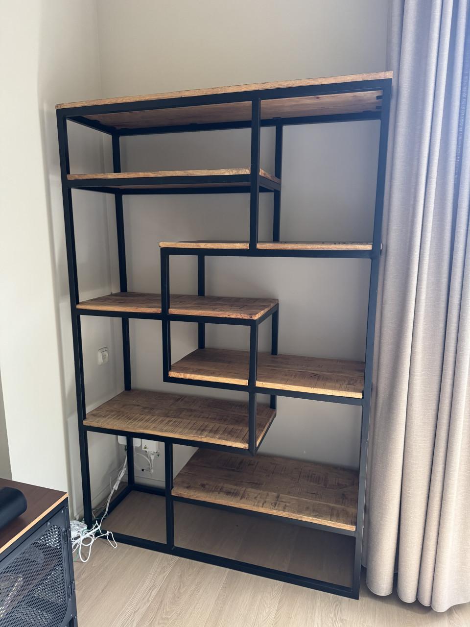 Wandmeubel Kyan – Industriële room divider / boekenkast