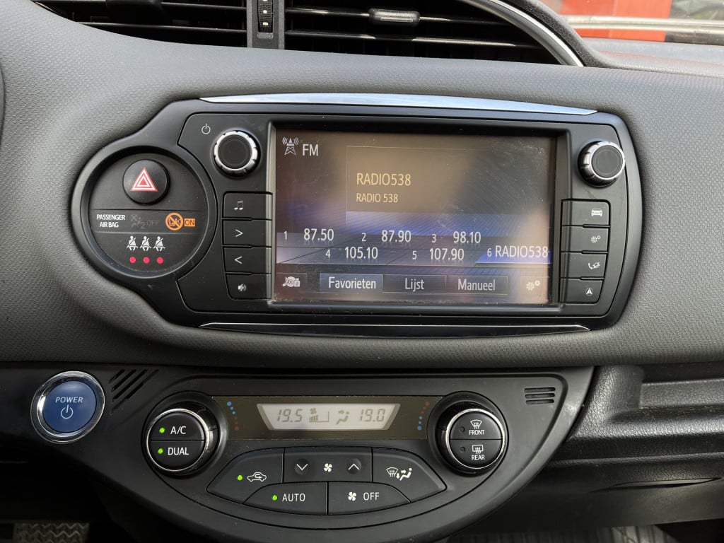 Toyota Yaris 1.5 hybrid dynamic | navi | camera |