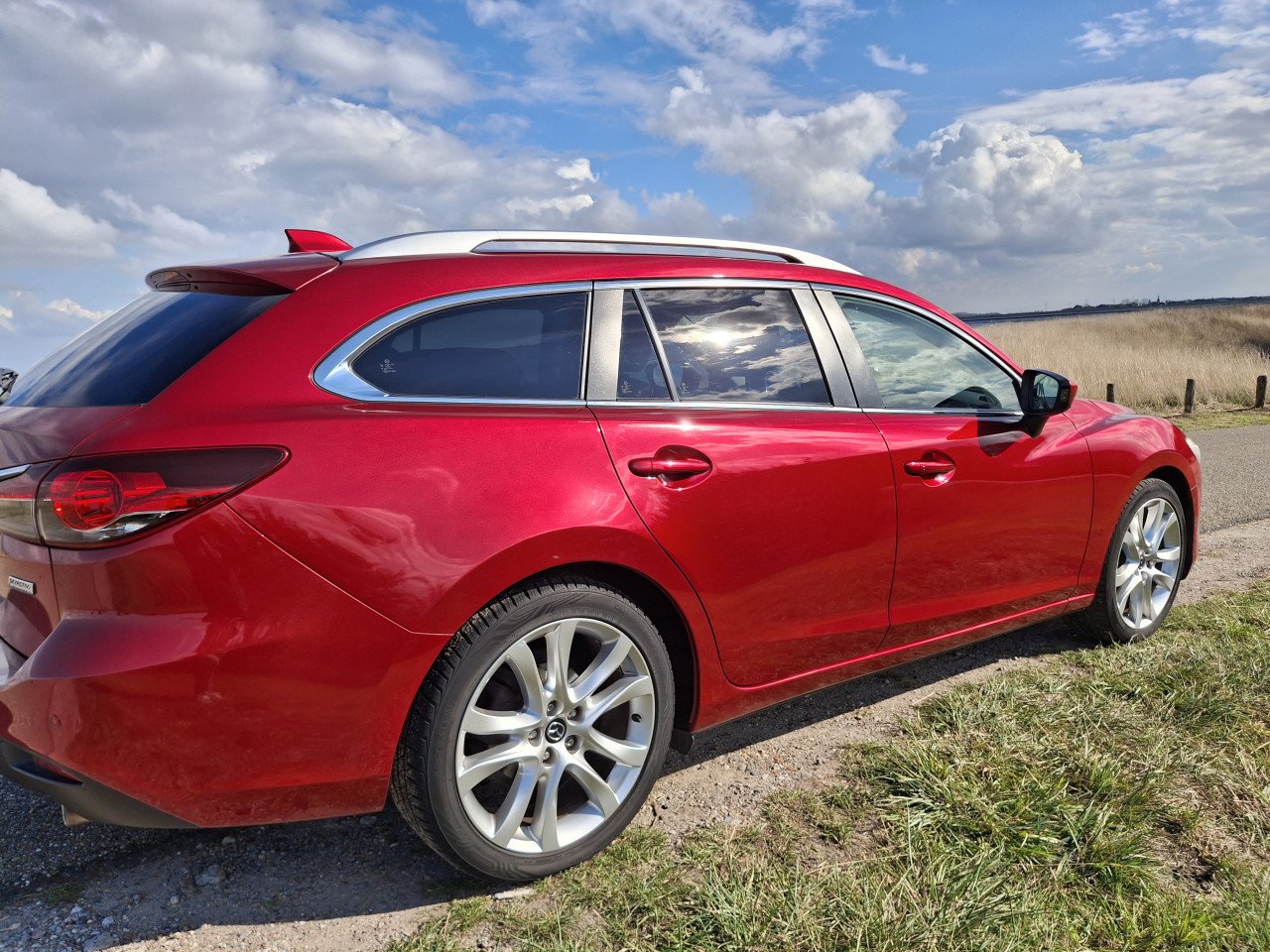 Mazda 6 sportbreak 2.0 SkyActiv rood metallic leder
