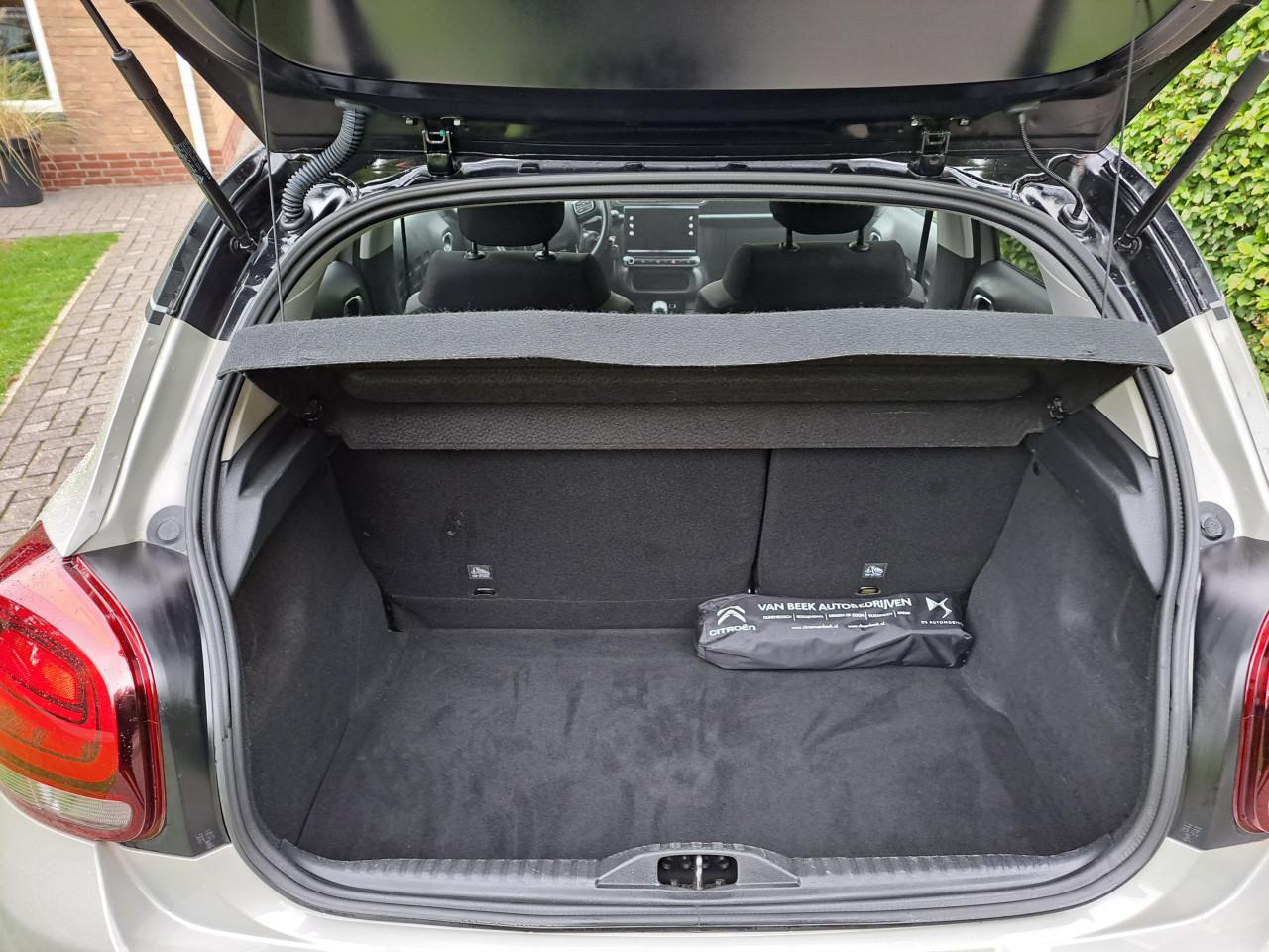 Te Koop Citroën C3 PureTech 1.2 Shine van bouwjaar 30 oktober 2017.